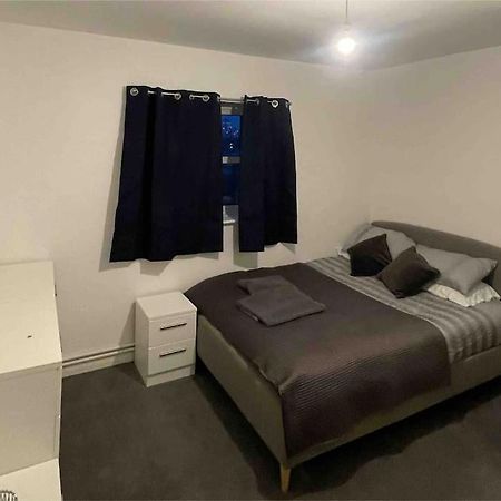 Lovely Spacious Entire 1 Bedroom Apartment - New Management Londres Exterior foto