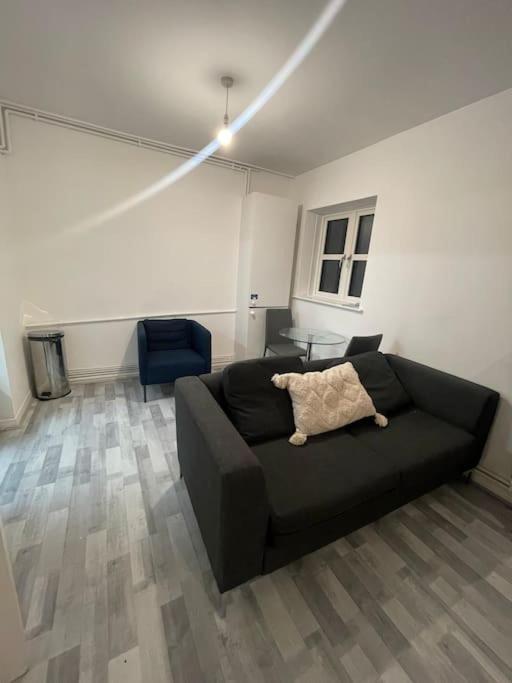 Lovely Spacious Entire 1 Bedroom Apartment - New Management Londres Exterior foto